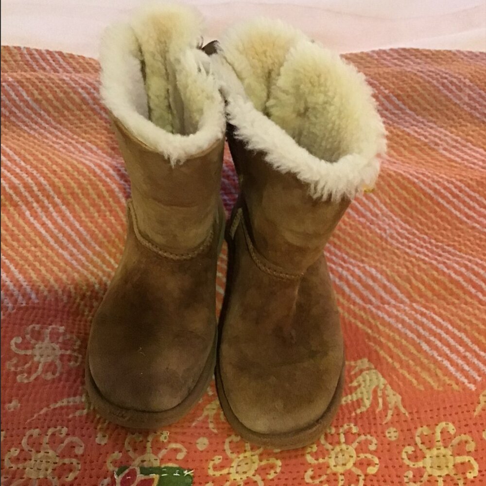 Kids ugg boots with bows